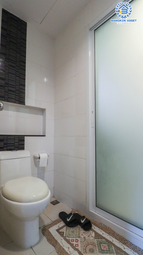 *****บ้านเดี่ยวมือสองย่านนนทบุรี ม.ดีซิโอ้ ราชพฤกษ์ หลังมุม บนเนื้อที่ 54.1 ตร.ว. พร้อมฟังก์ชัน 3 ห้องนอน 3 ห้องน้ำ 2 ที่จอดรถ บรรยากาศเงียบสงบ ทำเลดี เชื่อต่อทั้งถนนราชพฤกษ์, ถนนรัตนาธิเบศร์, ถนนชัยพฤกษ์, ถนนแจ้งวัฒนะ และรถไฟฟ้าสายสีม่วง "สถานีบางรักน้อยท่าอิฐ"